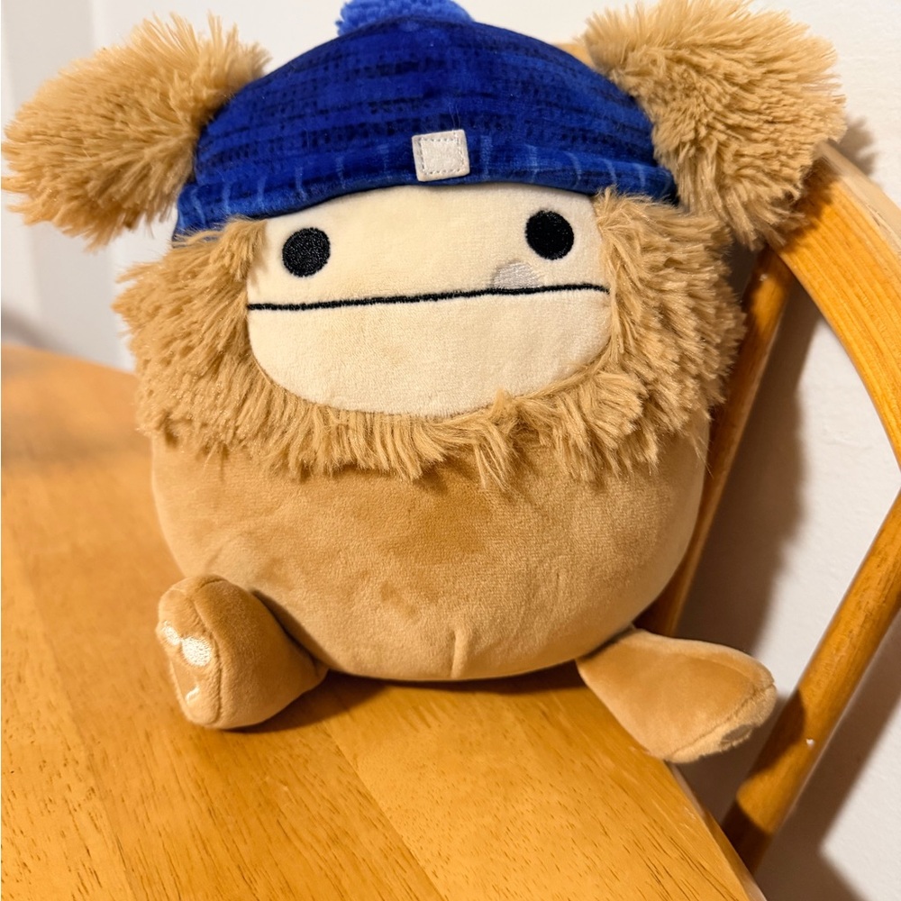 Benny with hat bigfoot squishmallow